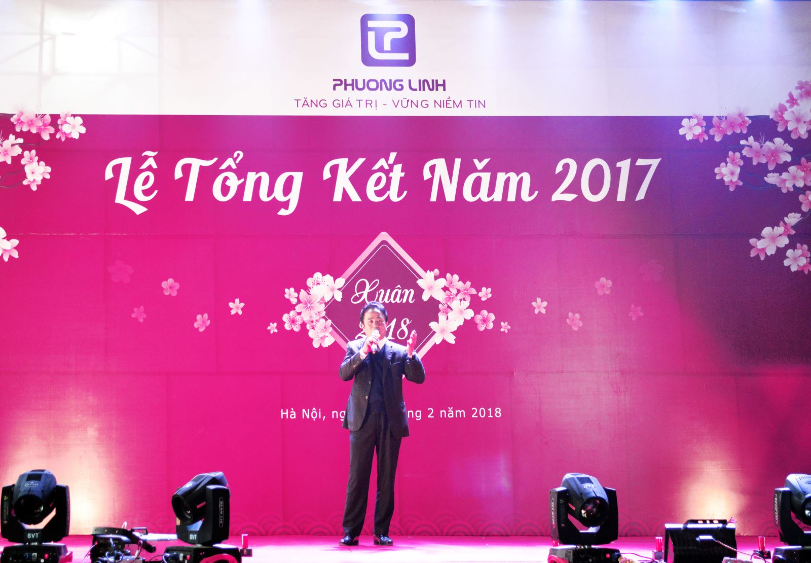 Phương Linh rộn ràng trong tiệc tất niên 2017 - Chúc mừng năm mới 2018-10