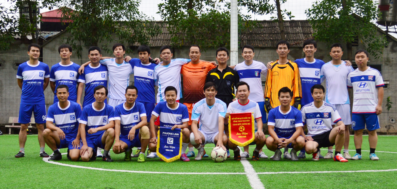 Đội bóng Phương Linh và đội bóng Sở kế hoạch đầu tư tỉnh Thái Nguyên