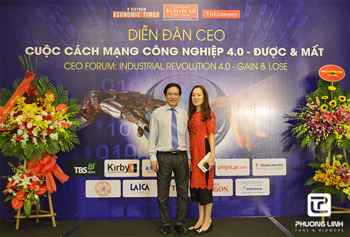 Đây là lần thứ 3 liên tiếp,Phương Linh vinh dự được mời tham dự Diễn đàn CEO và nhận giải thưởng Thương Hiệu Mạnh Việt Nam (do Thời Báo Kinh Tế Việt Nam tổ chức)
