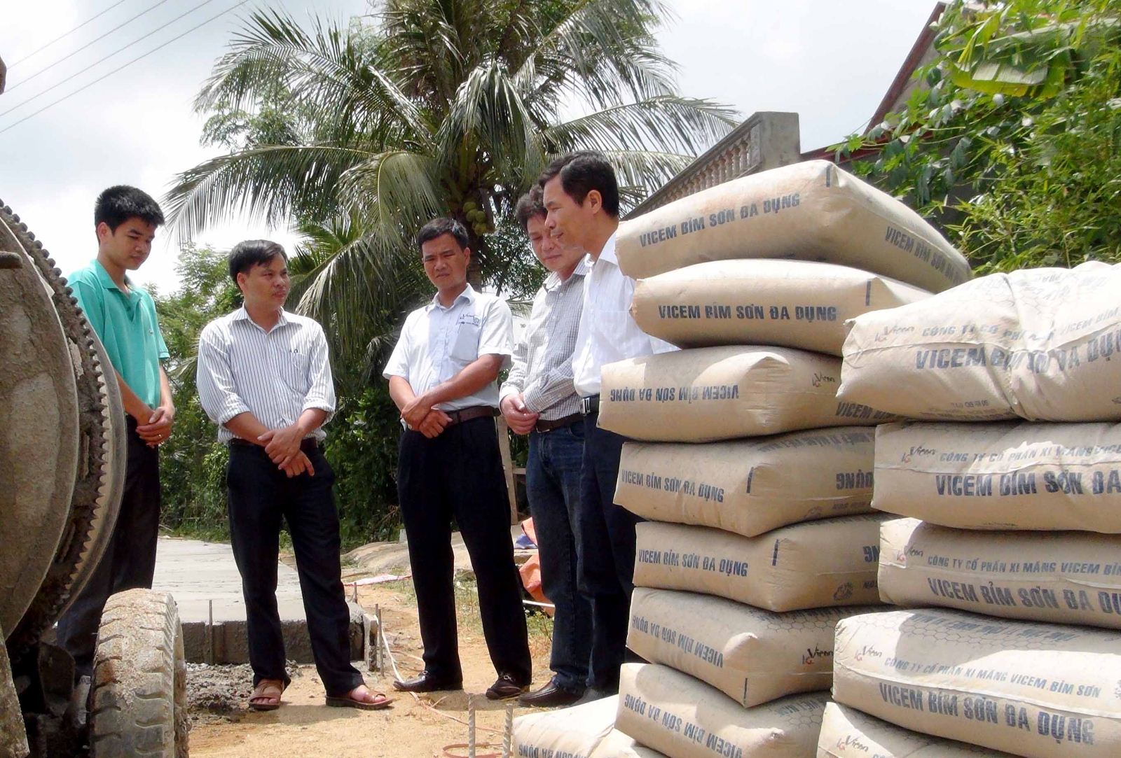 Xi măng Bỉm Sơn đồng hành cùng chương trình xây dựng nông thôn mới